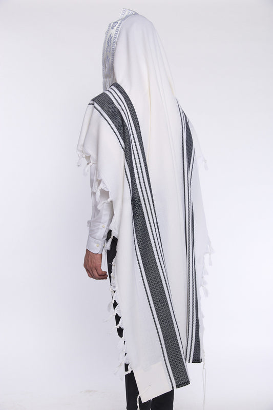 Hallelujah Tallit – Black – Judaica Prime