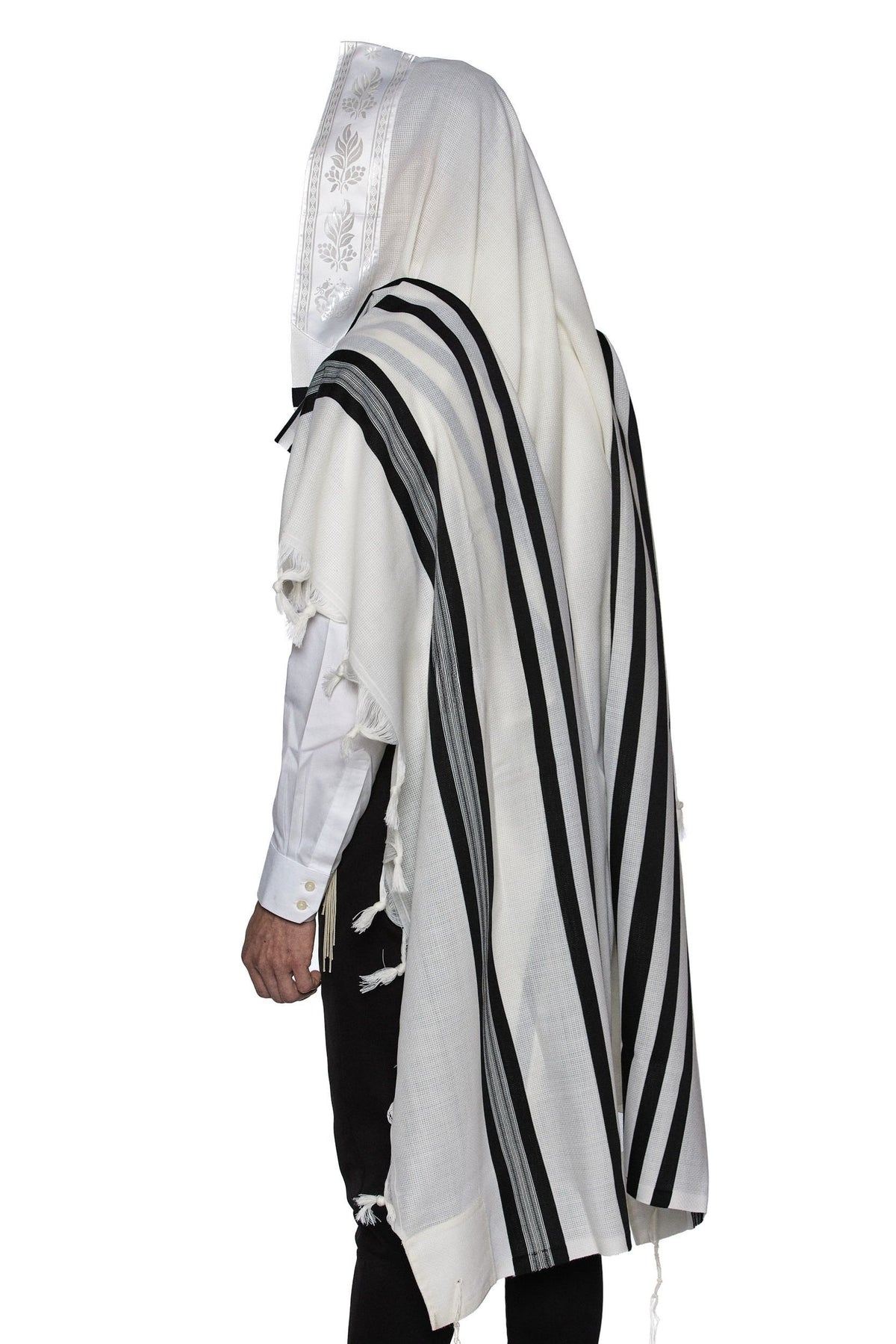 Lamenatzeach Tallit – Black – Judaica Prime