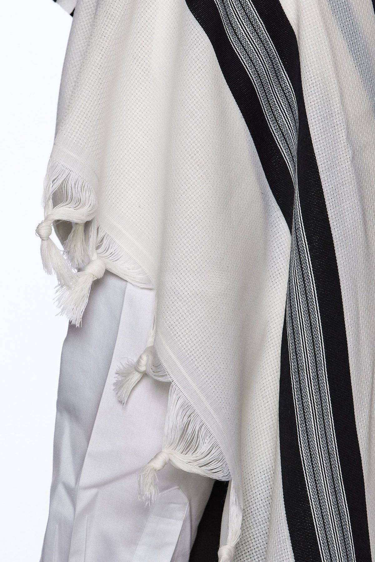 Lamenatzeach Tallit – Black – Judaica Prime