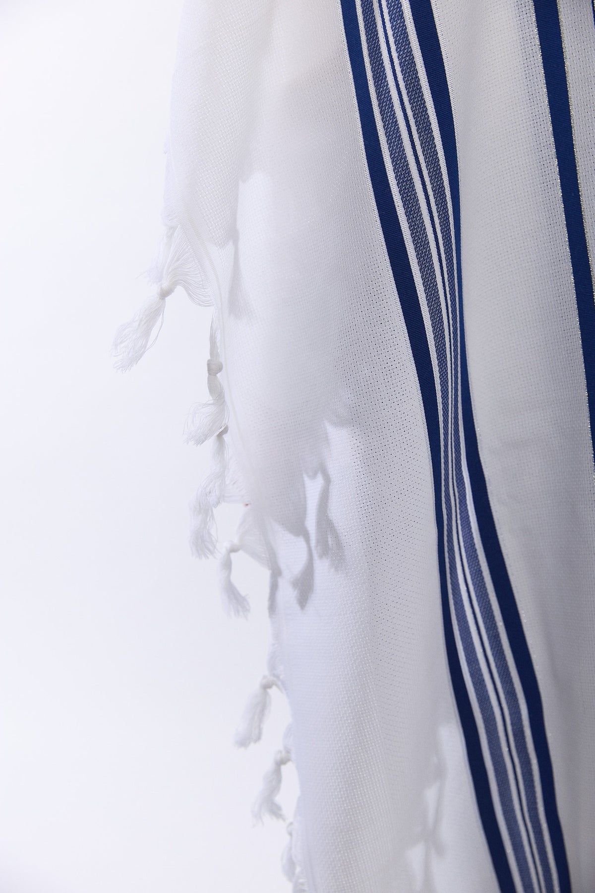 Lamenatzeach Tallit – Royal Blue – Judaica Prime