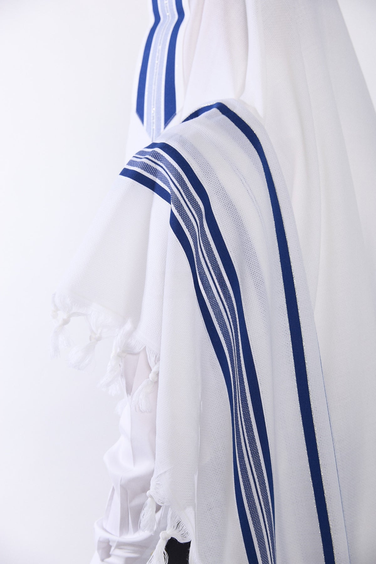 Lamenatzeach Tallit – Royal Blue – Judaica Prime