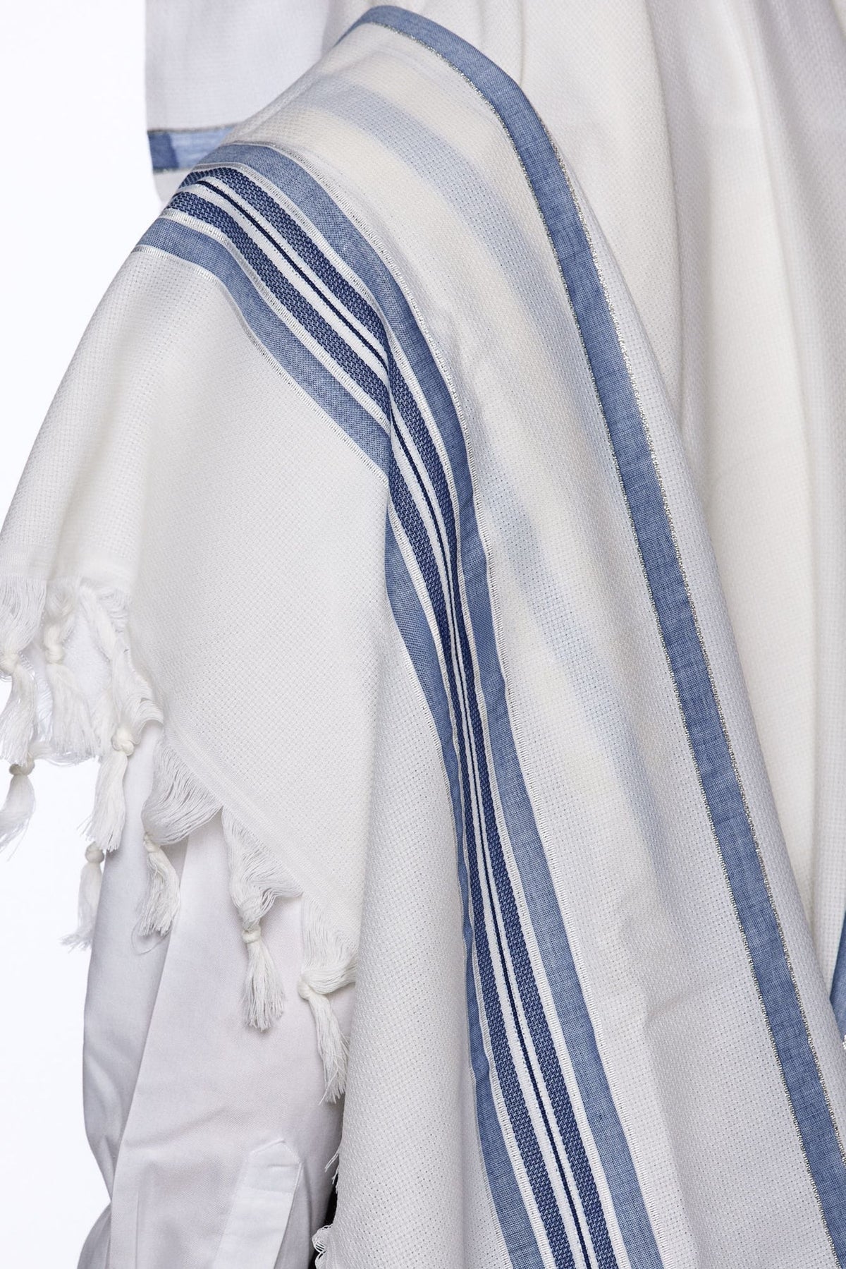 Lamenatzeach Tallit – Jeans – Judaica Prime