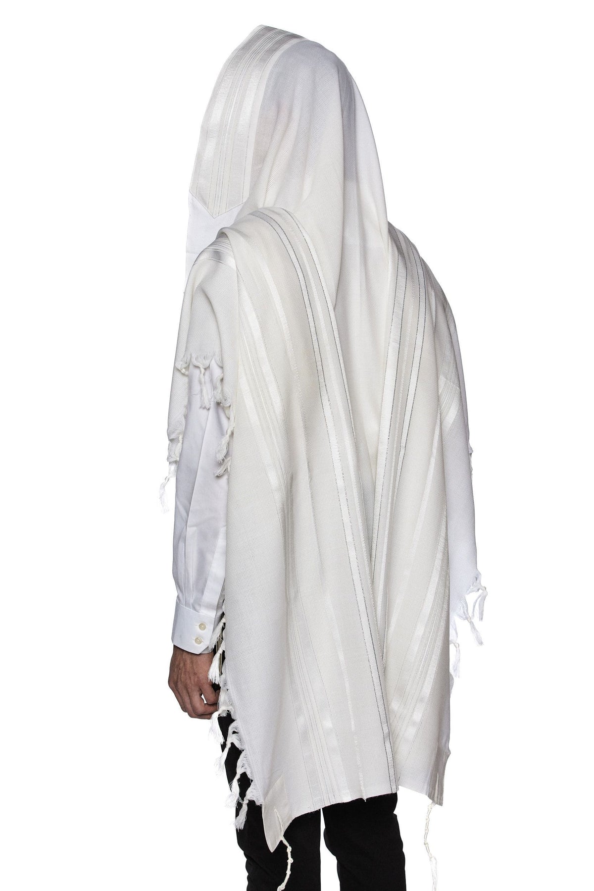 Lamenatzeach Tallit – White Silver – Judaica Prime