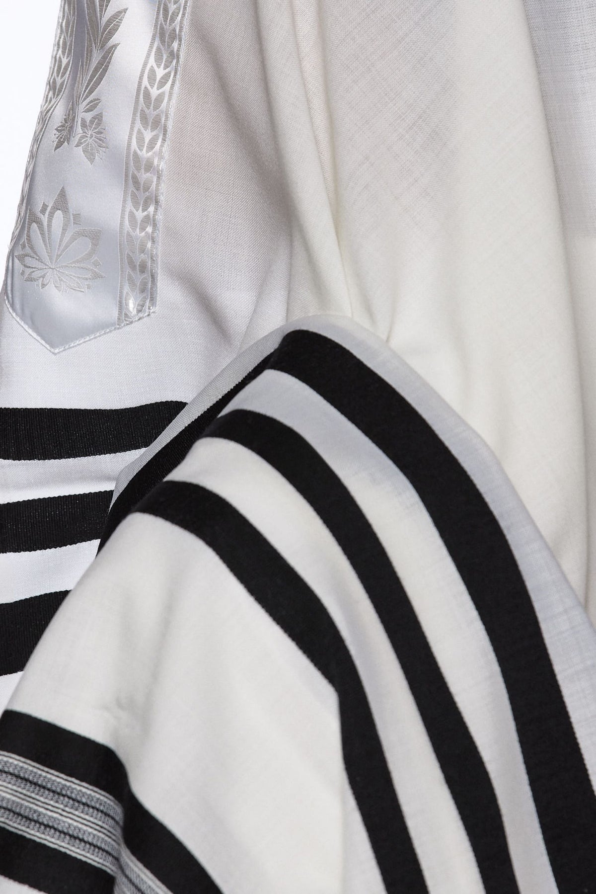 Modim Tallit – Black – Judaica Prime
