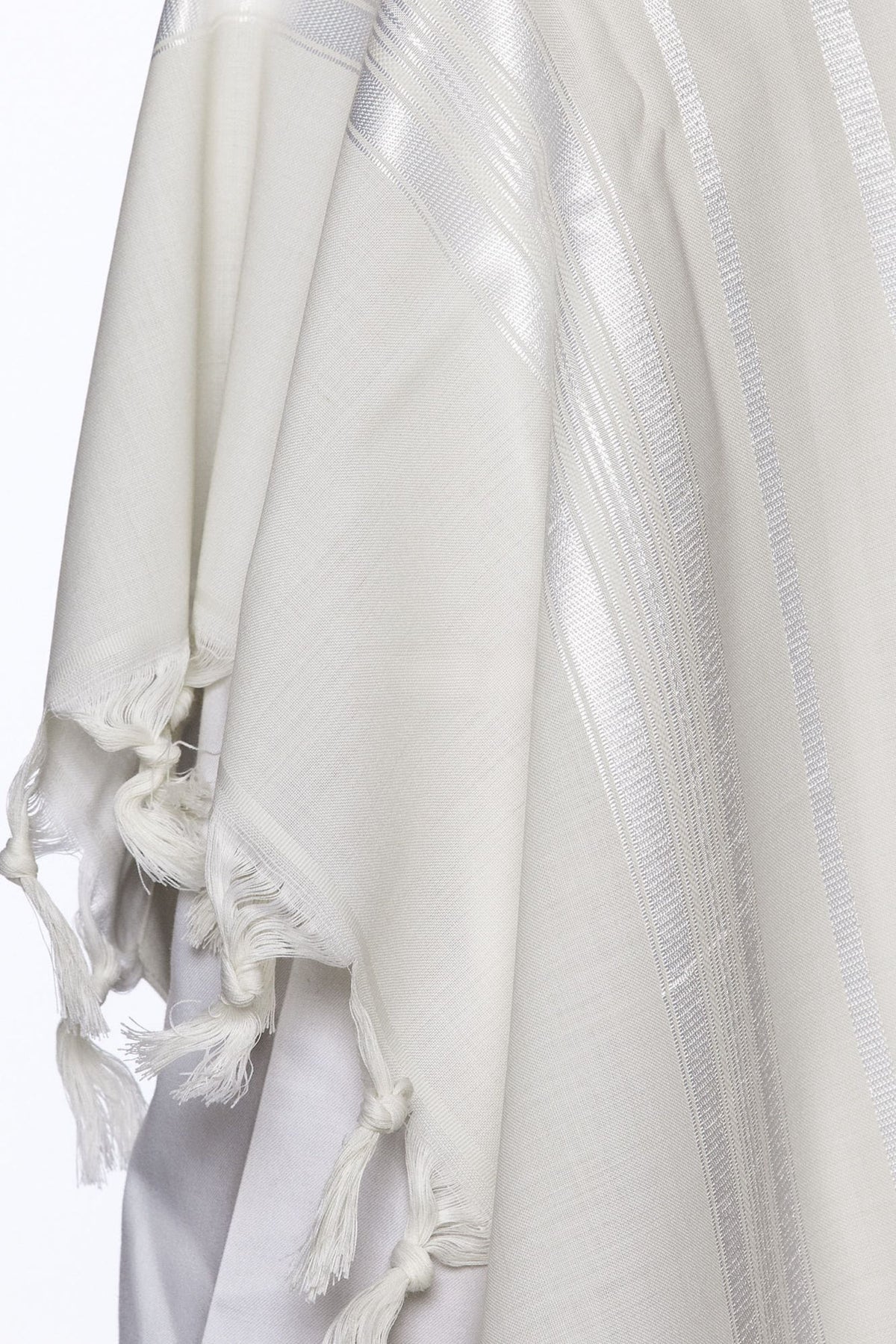 Modim Tallit – Shiny White – Judaica Prime