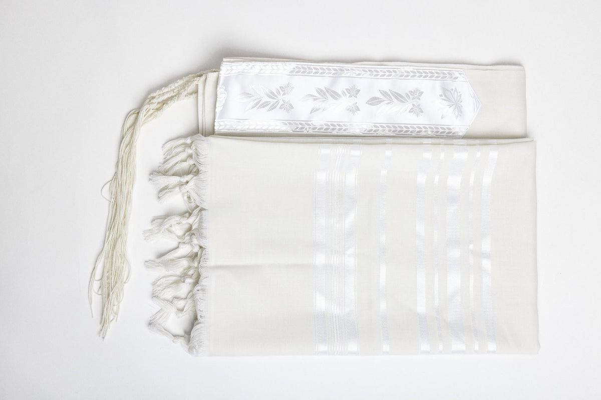 Modim Tallit – Shiny White – Judaica Prime