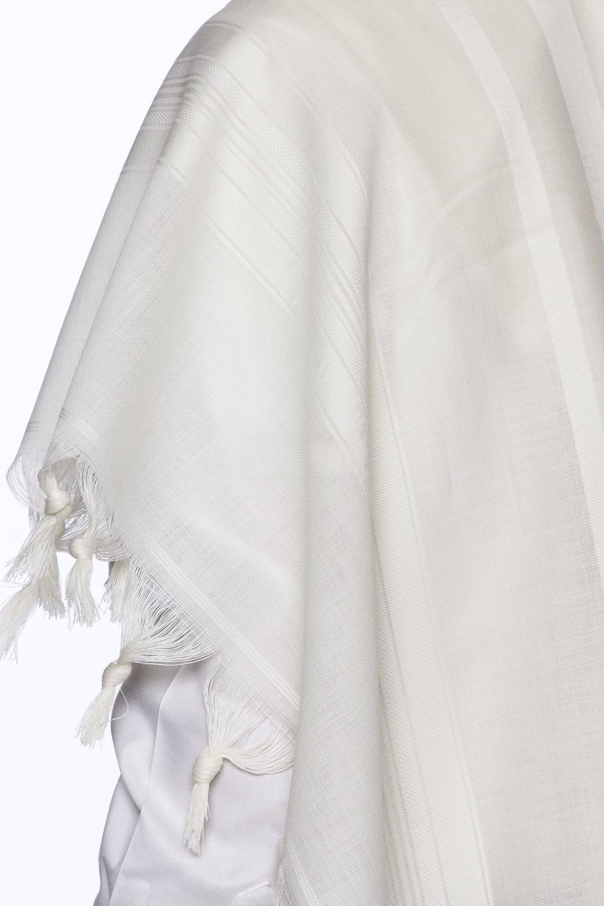 Modim Tallit – White Beit Yosef – Judaica Prime