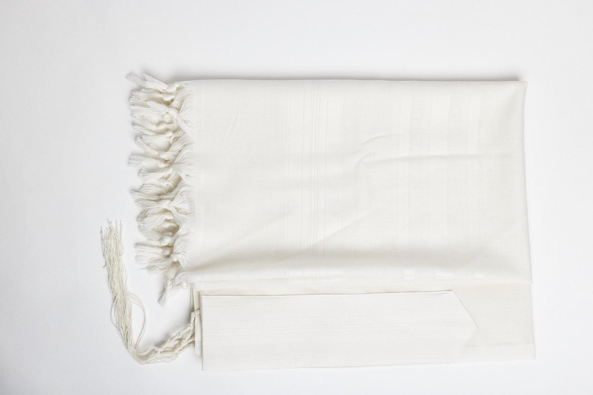 Modim Tallit – White Beit Yosef – Judaica Prime