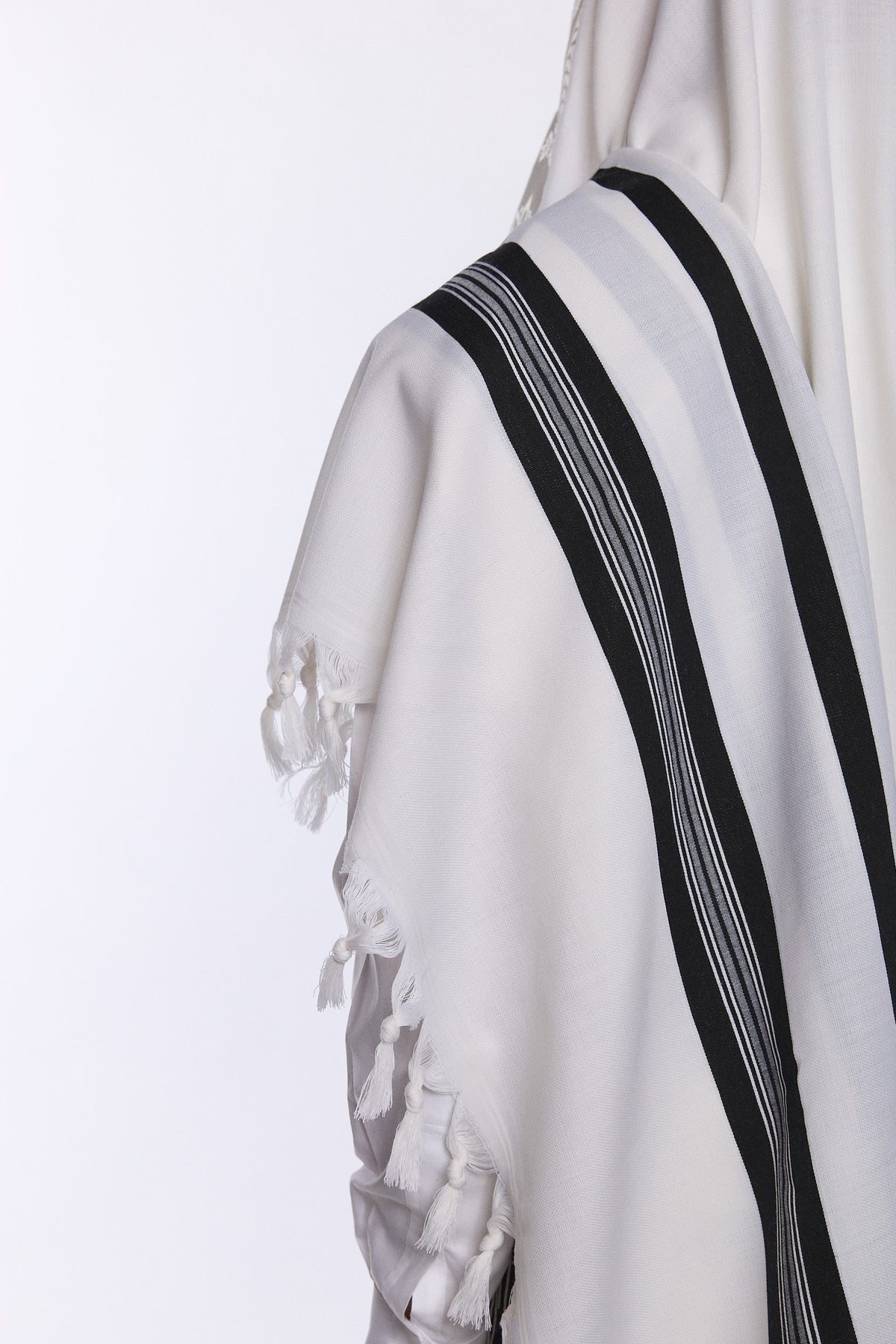 Yishtabach Tallit – Black – Judaica Prime