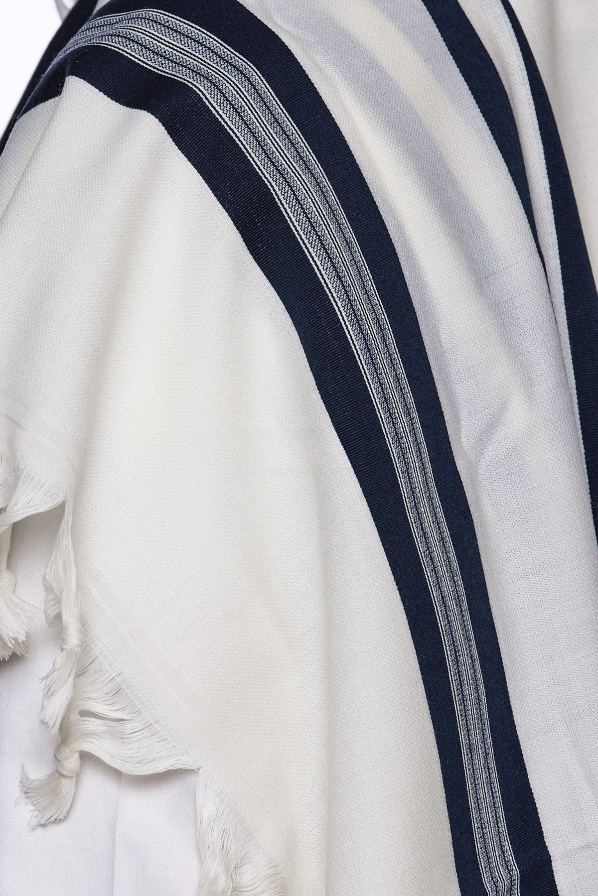 Yishtabach Tallit – Navy Blue – Judaica Prime