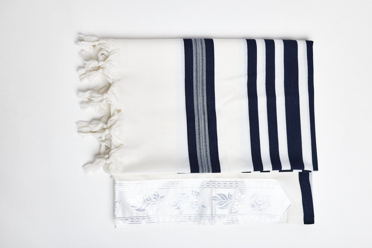 Yishtabach Tallit – Navy Blue – Judaica Prime