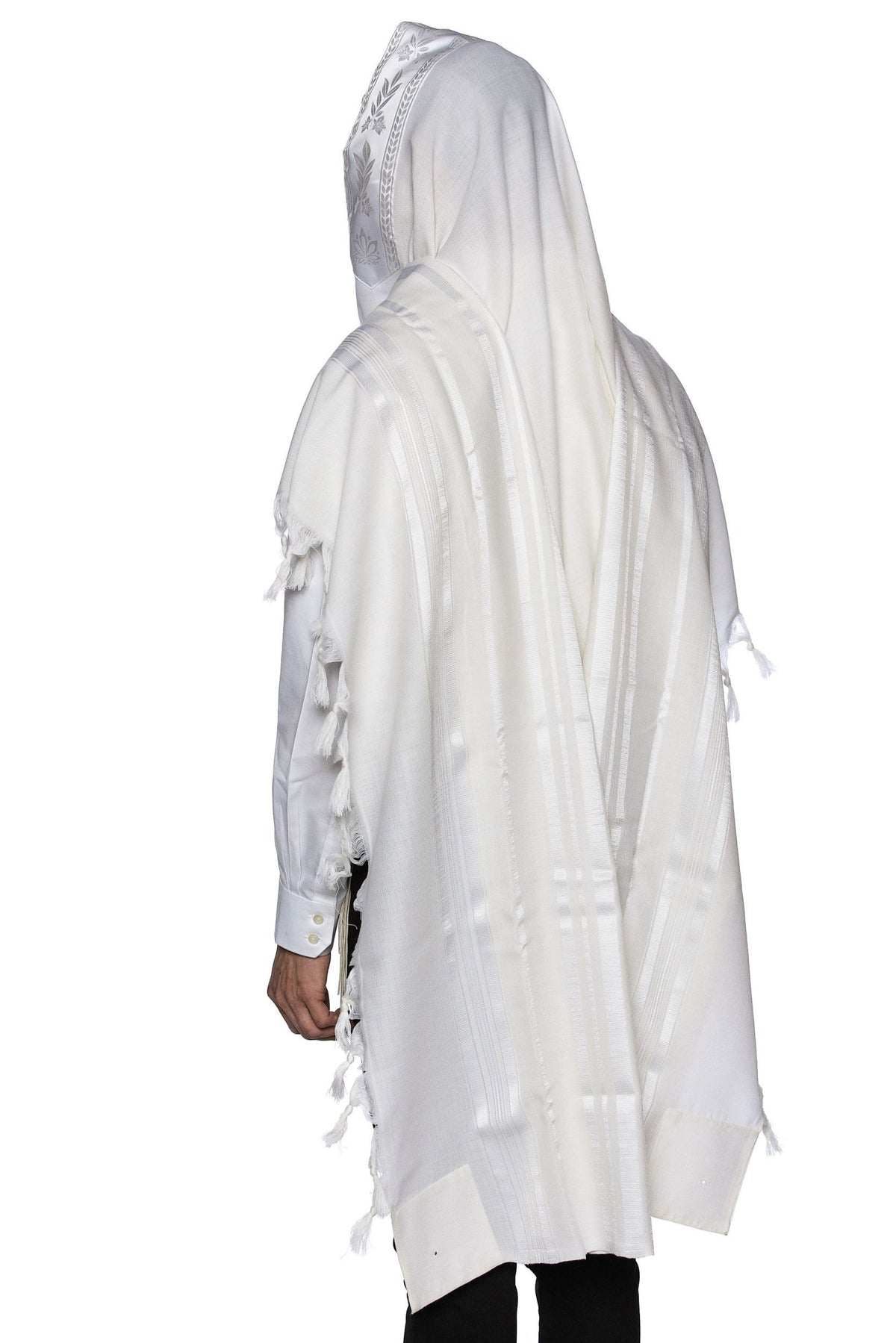 Yishtabach Tallit – Shiny White – Judaica Prime
